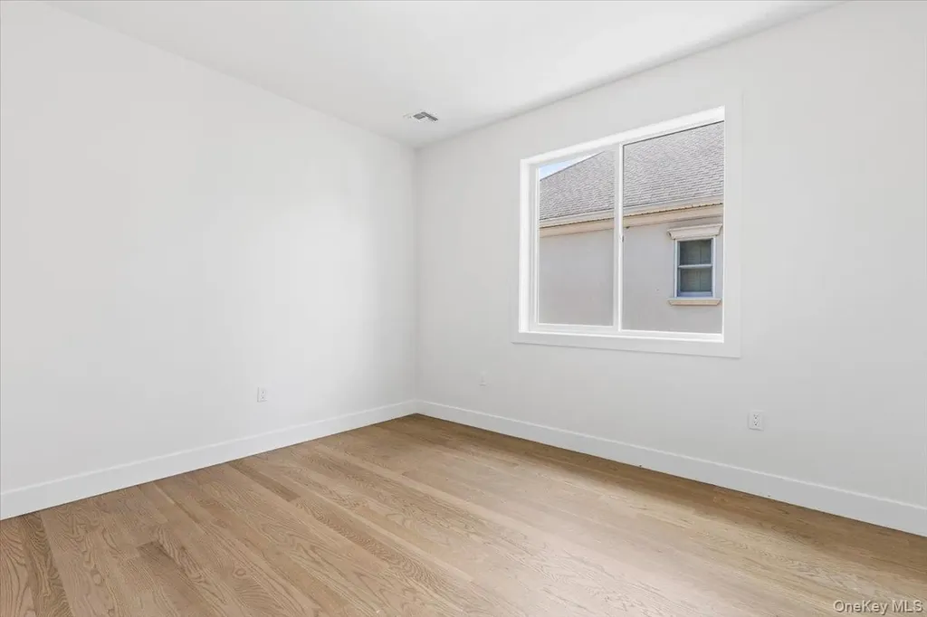 197 Finlay Street Staten Island NY 10307