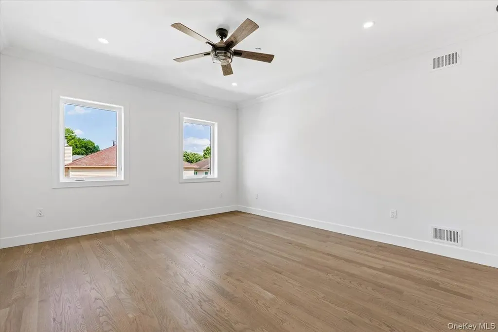 197 Finlay Street Staten Island NY 10307