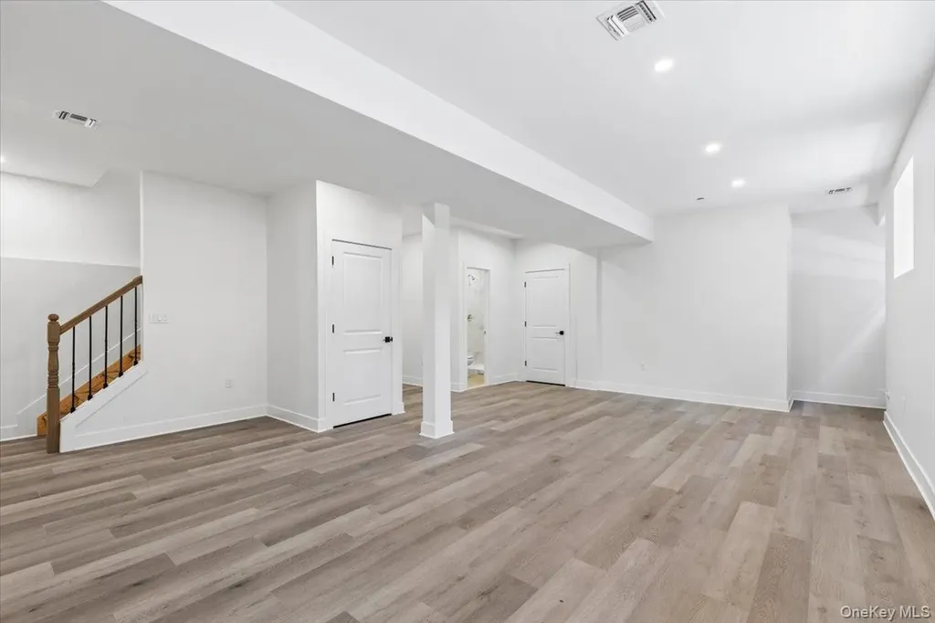197 Finlay Street Staten Island NY 10307