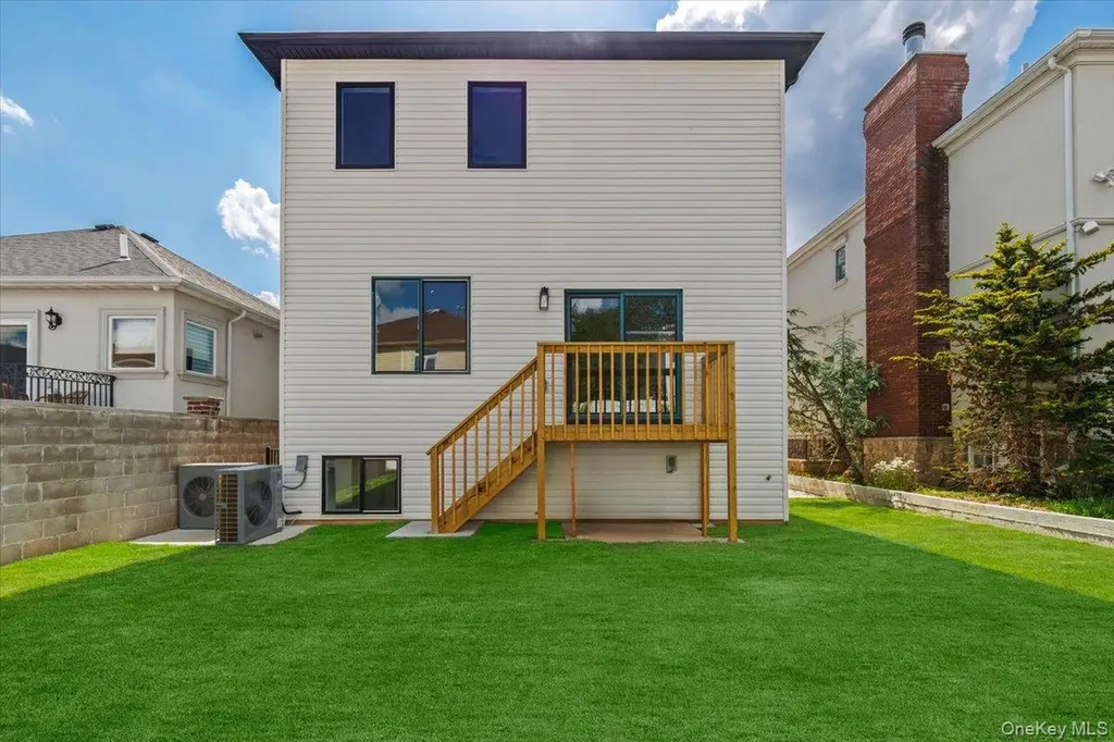 197 Finlay Street Staten Island NY 10307