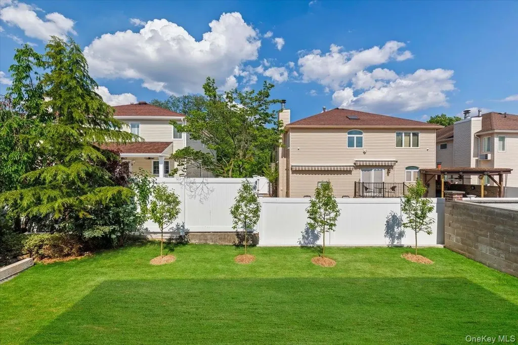 197 Finlay Street Staten Island NY 10307