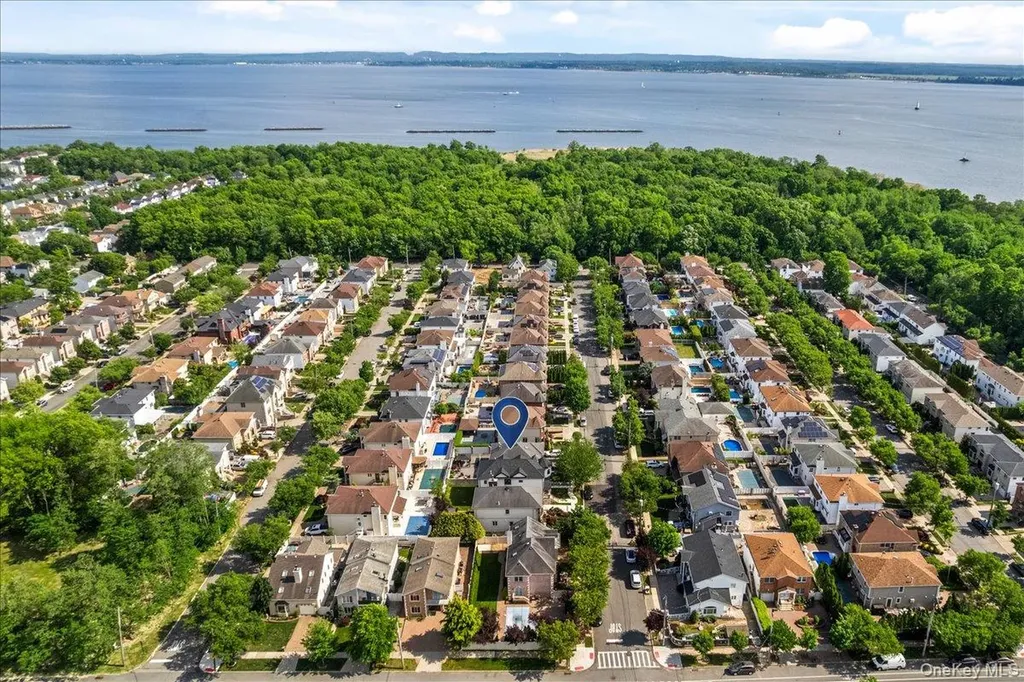 197 Finlay Street Staten Island NY 10307