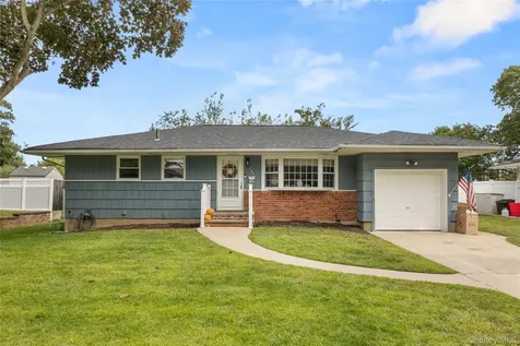 205 Timberpoint Road East Islip NY 11730