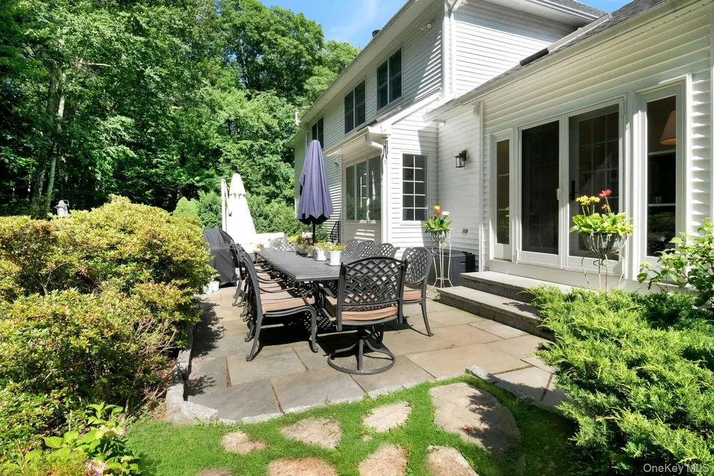 32 Split Rock Road Pound Ridge NY 10576