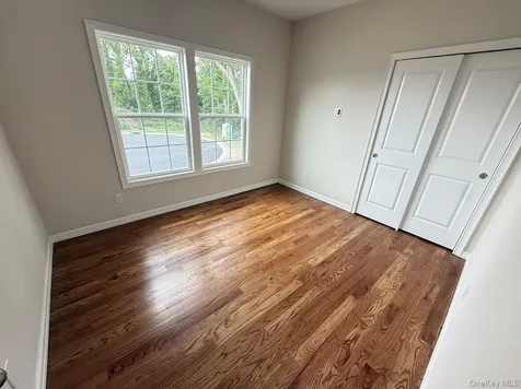 8 Gail Grace Court Copiague NY 11726