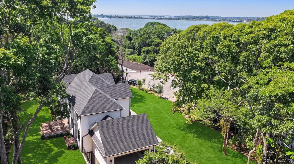 29 Briana Court East Moriches NY 11940