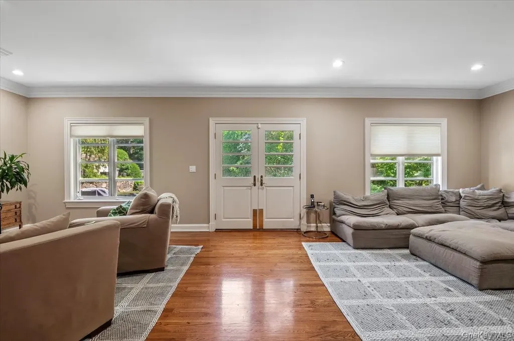 11 Oak Hill Road Lloyd Harbor NY 11743