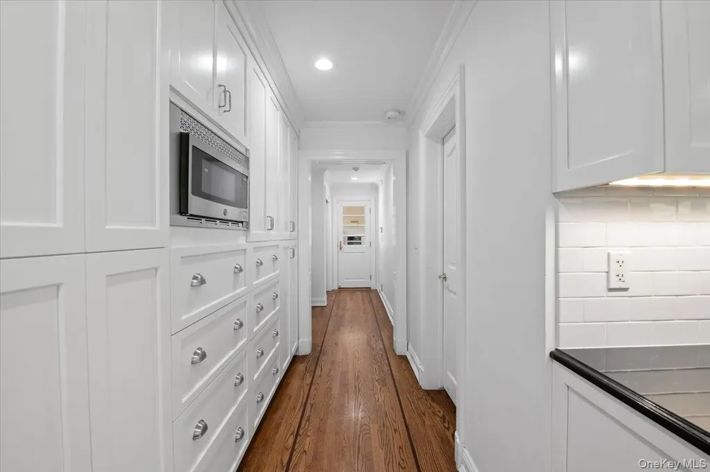 11 Oak Hill Road Lloyd Harbor NY 11743