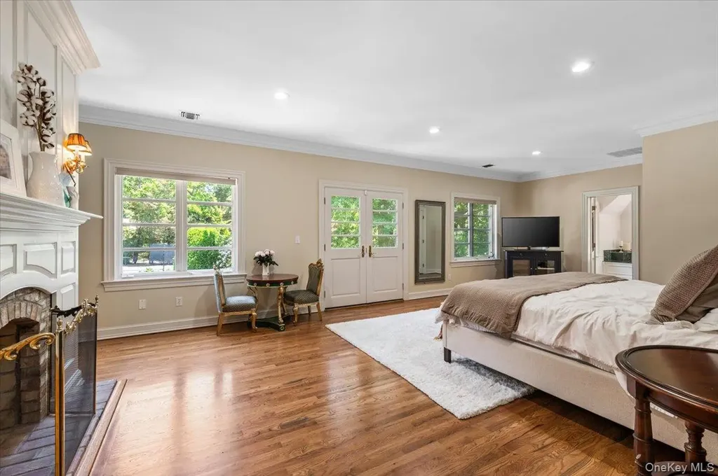 11 Oak Hill Road Lloyd Harbor NY 11743