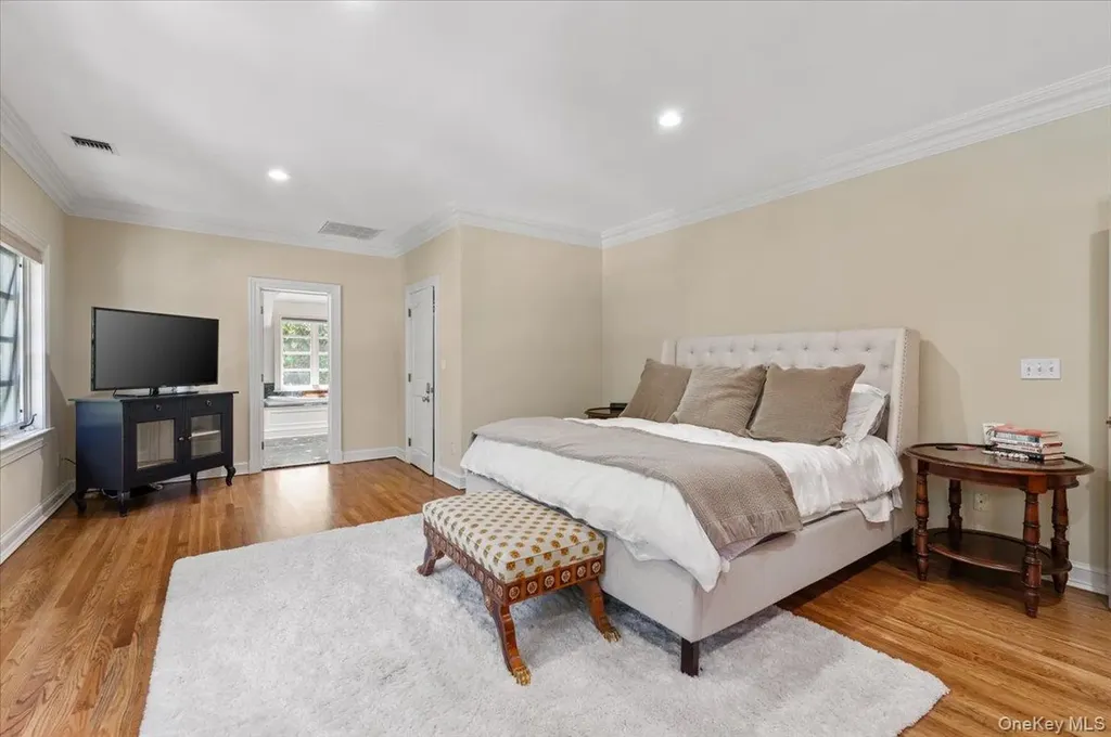 11 Oak Hill Road Lloyd Harbor NY 11743