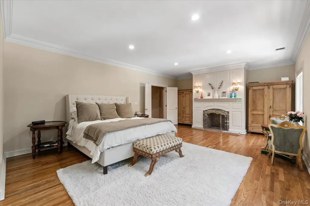 11 Oak Hill Road Lloyd Harbor NY 11743