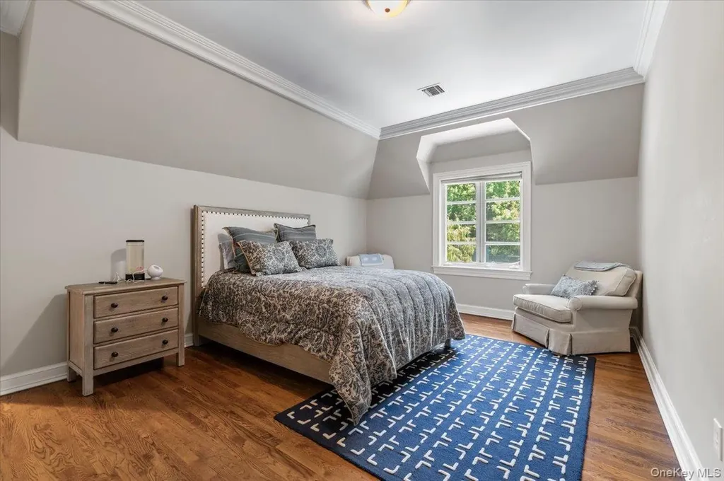 11 Oak Hill Road Lloyd Harbor NY 11743