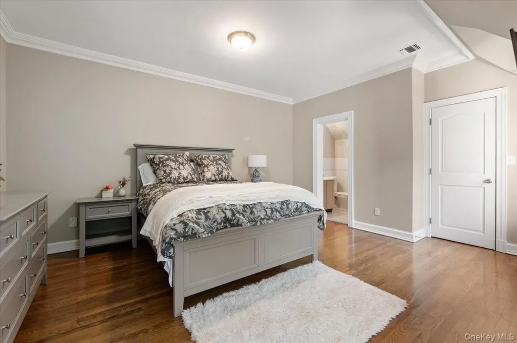 11 Oak Hill Road Lloyd Harbor NY 11743