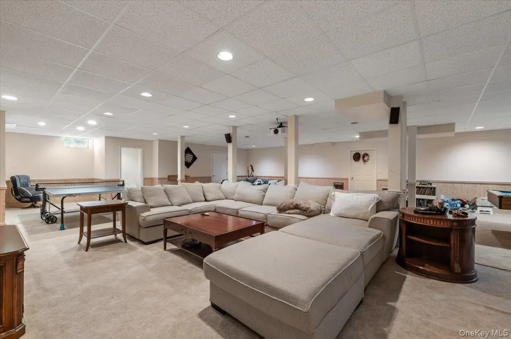 11 Oak Hill Road Lloyd Harbor NY 11743