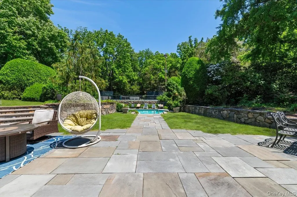 11 Oak Hill Road Lloyd Harbor NY 11743