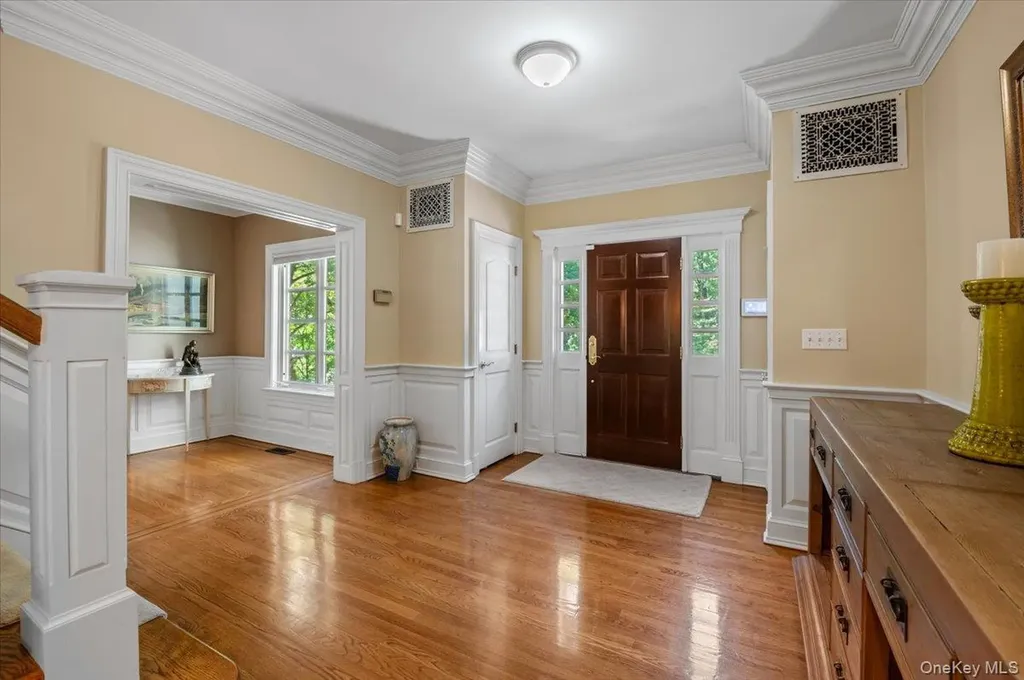 11 Oak Hill Road Lloyd Harbor NY 11743