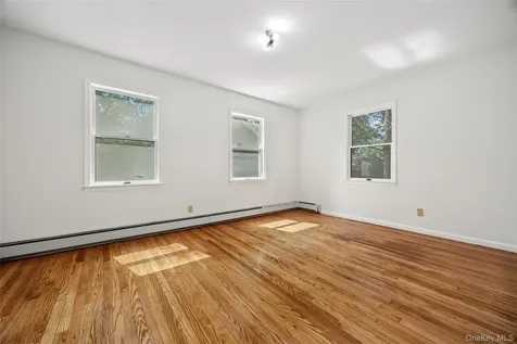 20 Spruce Street Great Neck NY 11021