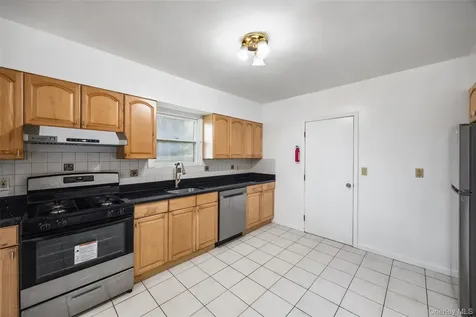 20 Spruce Street Great Neck NY 11021
