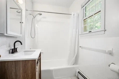 20 Spruce Street Great Neck NY 11021