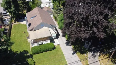 20 Spruce Street Great Neck NY 11021