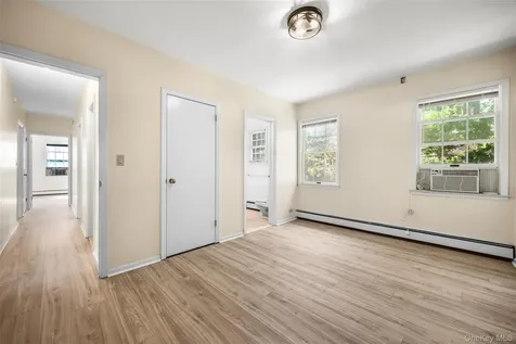 20 Spruce Street Great Neck NY 11021