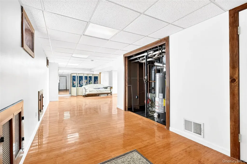 5646 Post Road Bronx NY 10471
