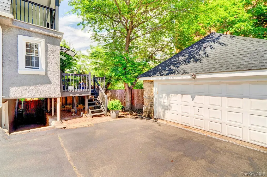 5646 Post Road Bronx NY 10471