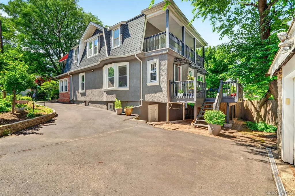 5646 Post Road Bronx NY 10471
