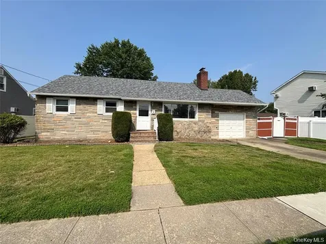 235 10th Street Bethpage NY 11714