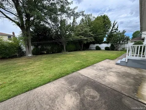 235 10th Street Bethpage NY 11714