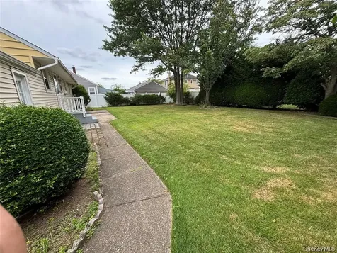 235 10th Street Bethpage NY 11714