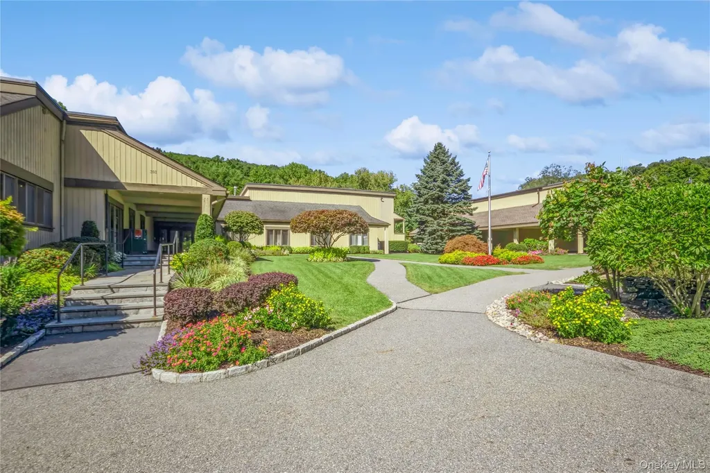 334 Heritage Hills Somers NY 10589