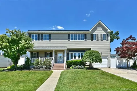 167 N Suffolk Avenue Massapequa NY 11758