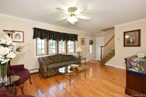 167 N Suffolk Avenue Massapequa NY 11758
