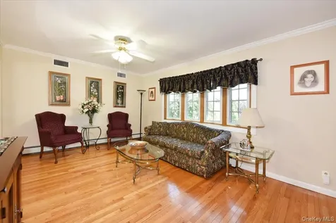 167 N Suffolk Avenue Massapequa NY 11758
