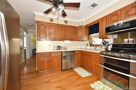 167 N Suffolk Avenue Massapequa NY 11758