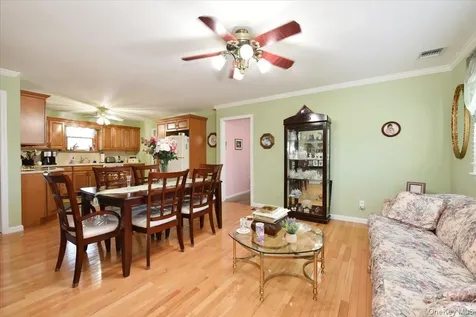 167 N Suffolk Avenue Massapequa NY 11758