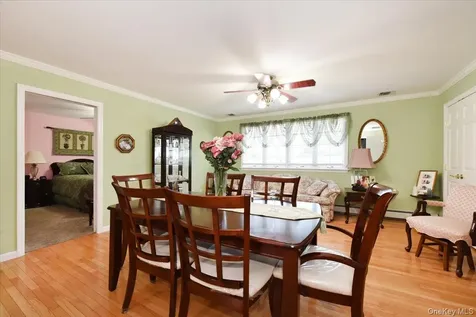 167 N Suffolk Avenue Massapequa NY 11758