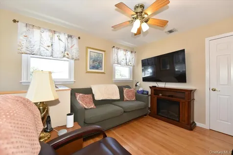 167 N Suffolk Avenue Massapequa NY 11758