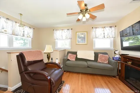 167 N Suffolk Avenue Massapequa NY 11758