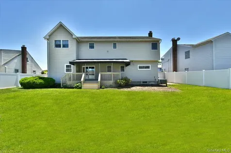 167 N Suffolk Avenue Massapequa NY 11758
