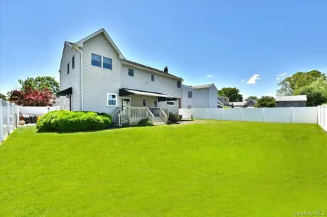 167 N Suffolk Avenue Massapequa NY 11758