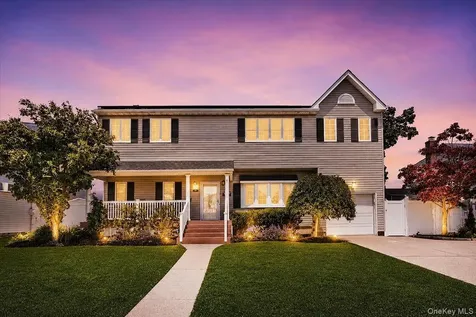167 N Suffolk Avenue Massapequa NY 11758