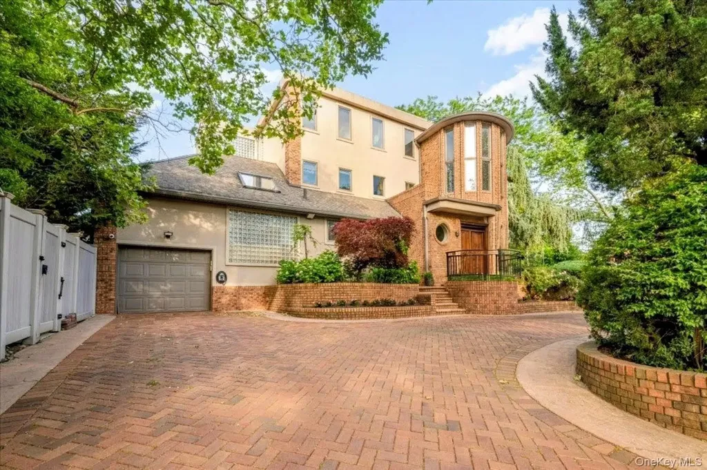 122 Lawrence Avenue Lawrence NY 11559