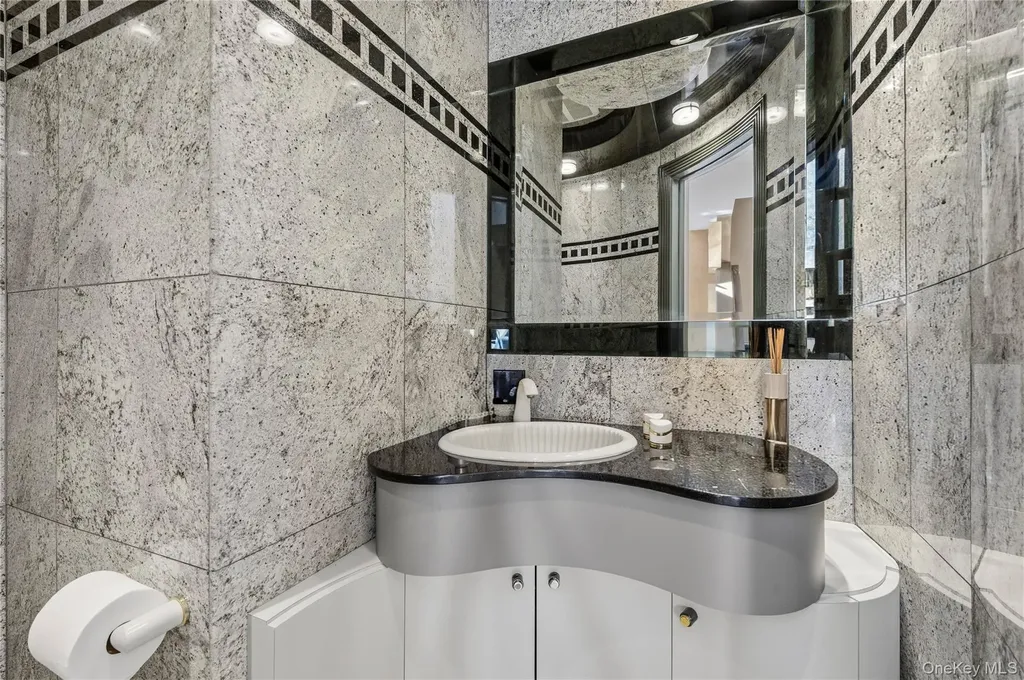 122 Lawrence Avenue Lawrence NY 11559