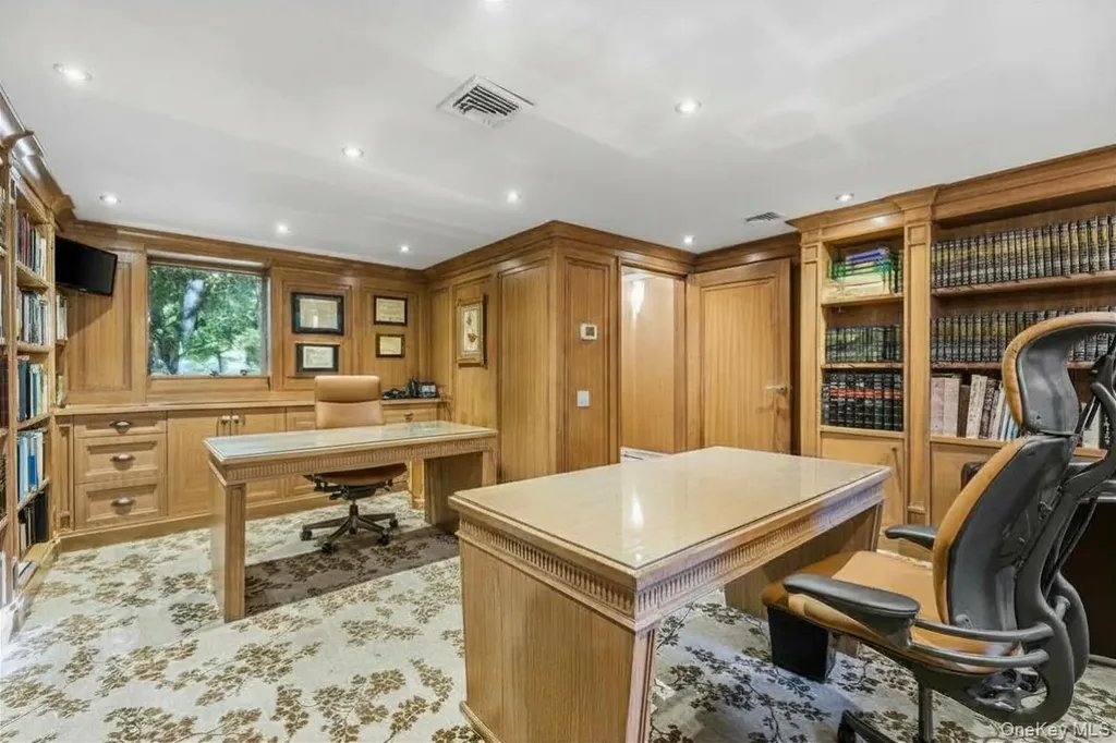 122 Lawrence Avenue Lawrence NY 11559