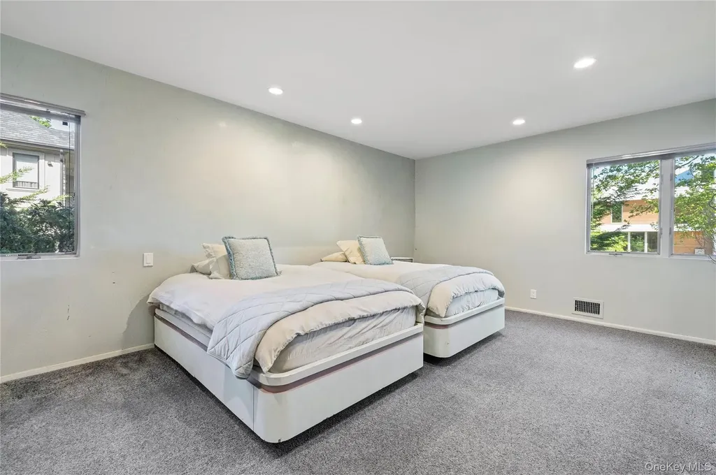 122 Lawrence Avenue Lawrence NY 11559