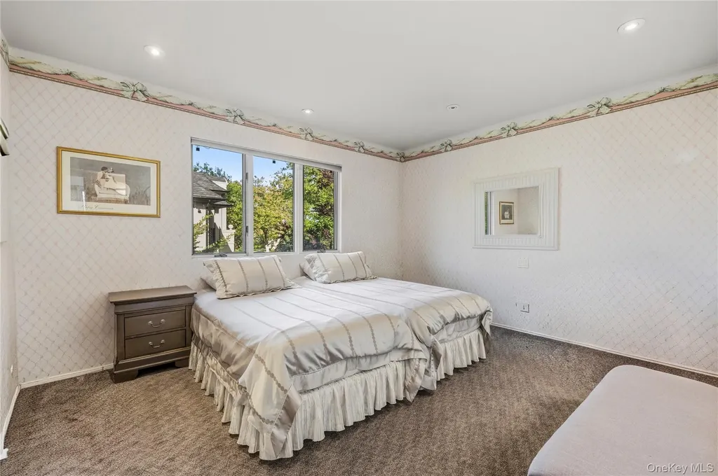 122 Lawrence Avenue Lawrence NY 11559