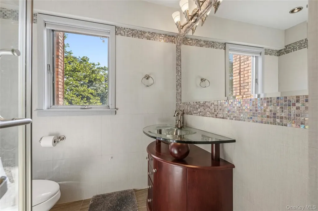 122 Lawrence Avenue Lawrence NY 11559