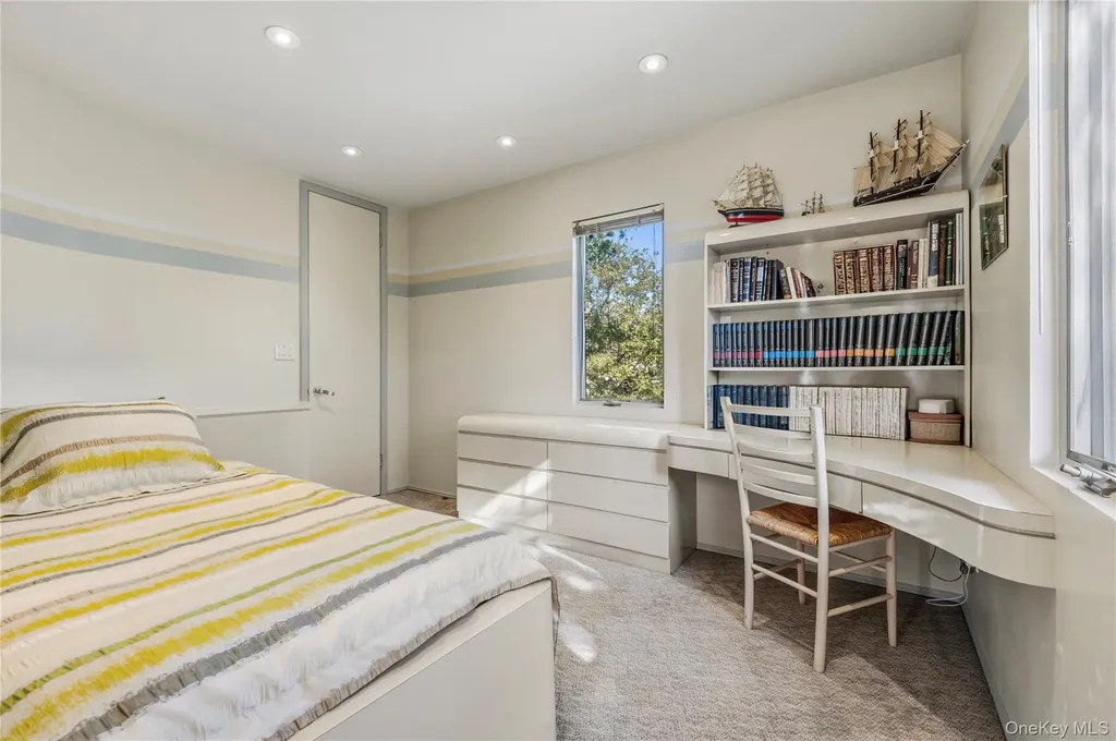 122 Lawrence Avenue Lawrence NY 11559